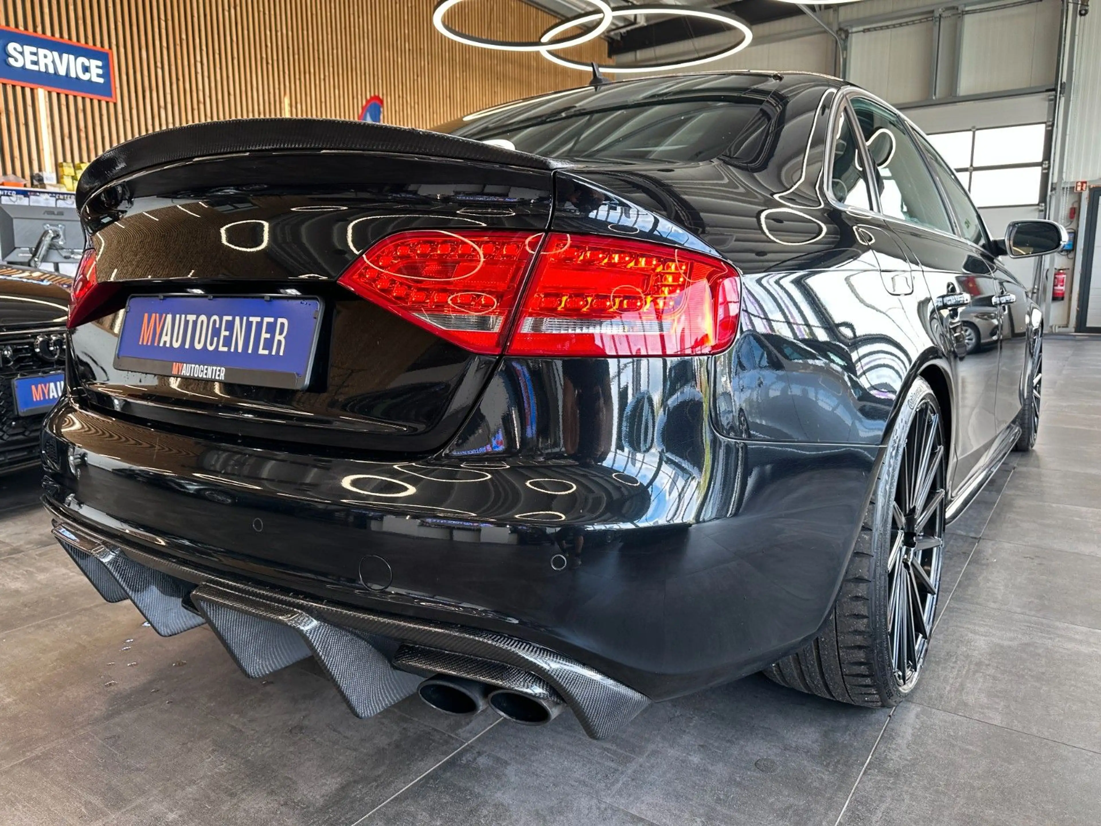 Audi S4 *B&O*TEMPO*NAV*CARBON*PDC*ALCANTARA*20Zoll* — photo 2