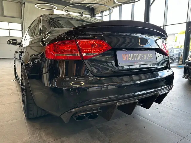 Audi S4 view 26