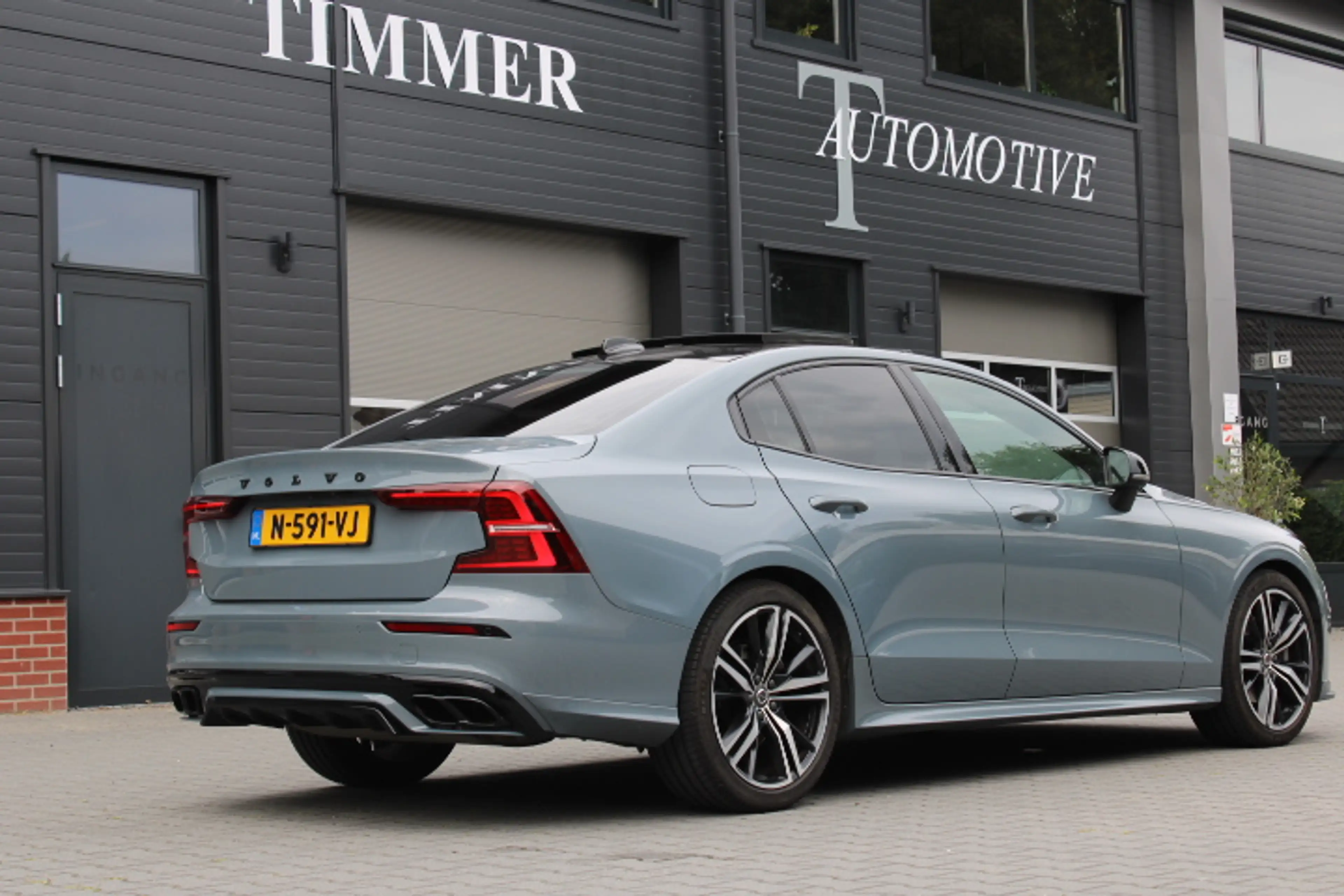 Volvo S60 2.0 B3 R-Design - Panoramadak - 19 Inch - Harman K — photo 3