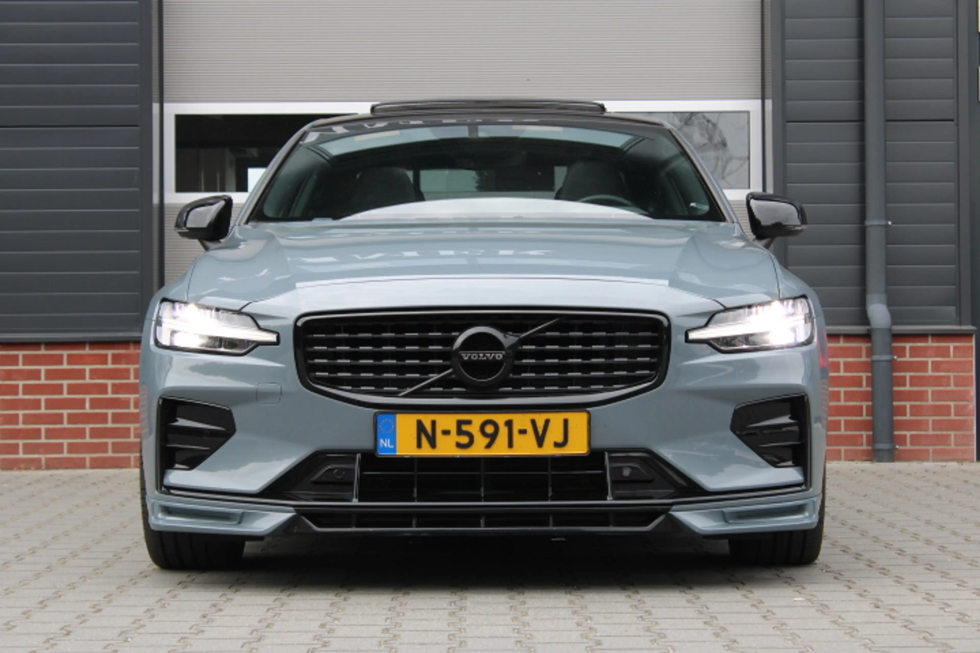 Volvo S60 2.0 B3 R-Design - Panoramadak - 19 Inch - Harman K — photo 12