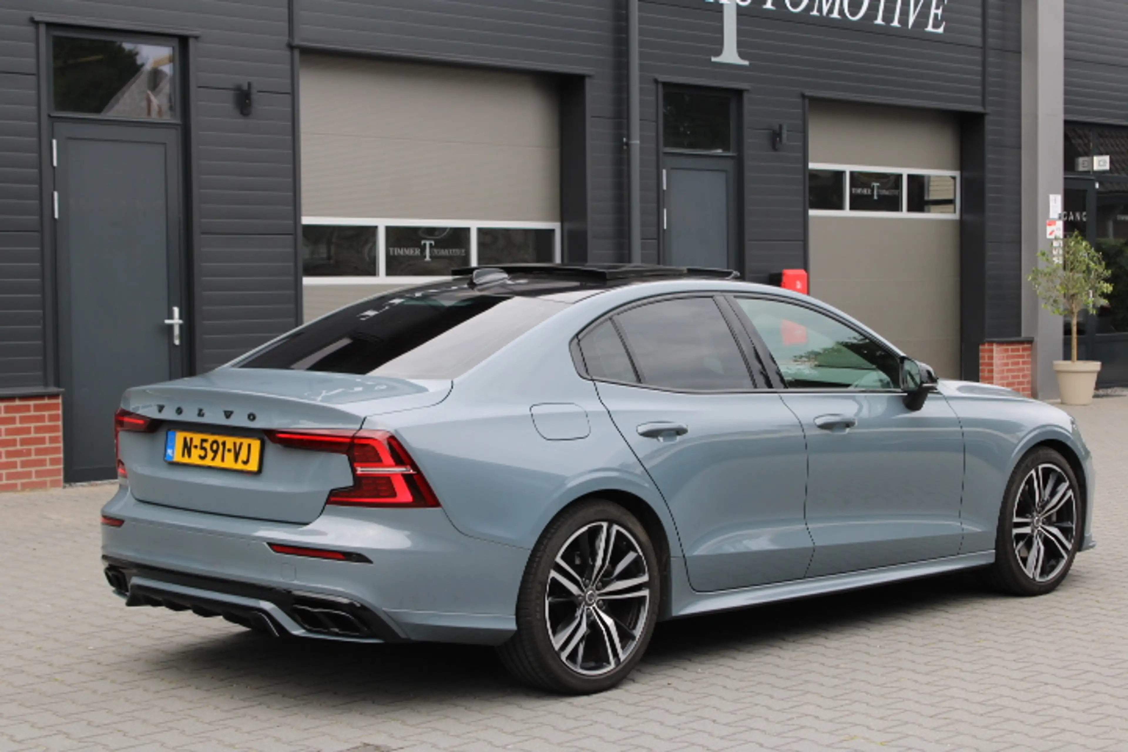Volvo S60 2.0 B3 R-Design - Panoramadak - 19 Inch - Harman K — photo 14