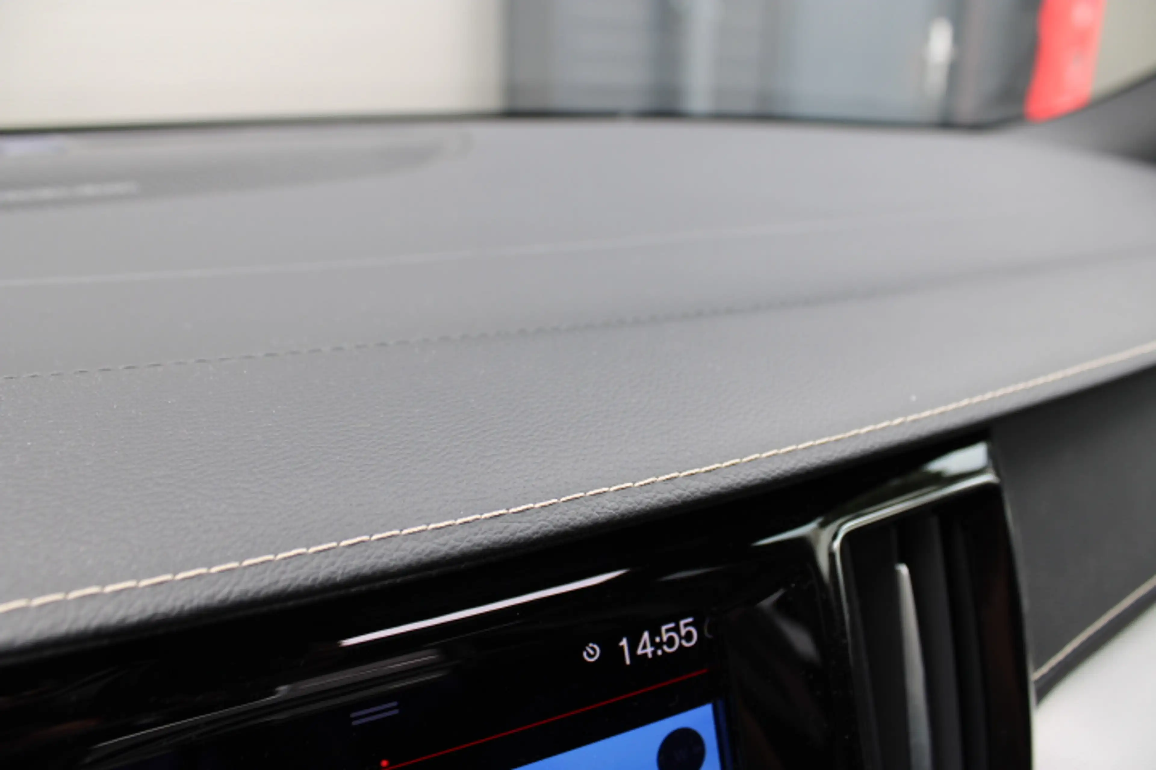 Volvo S60 2.0 B3 R-Design - Panoramadak - 19 Inch - Harman K — photo 33