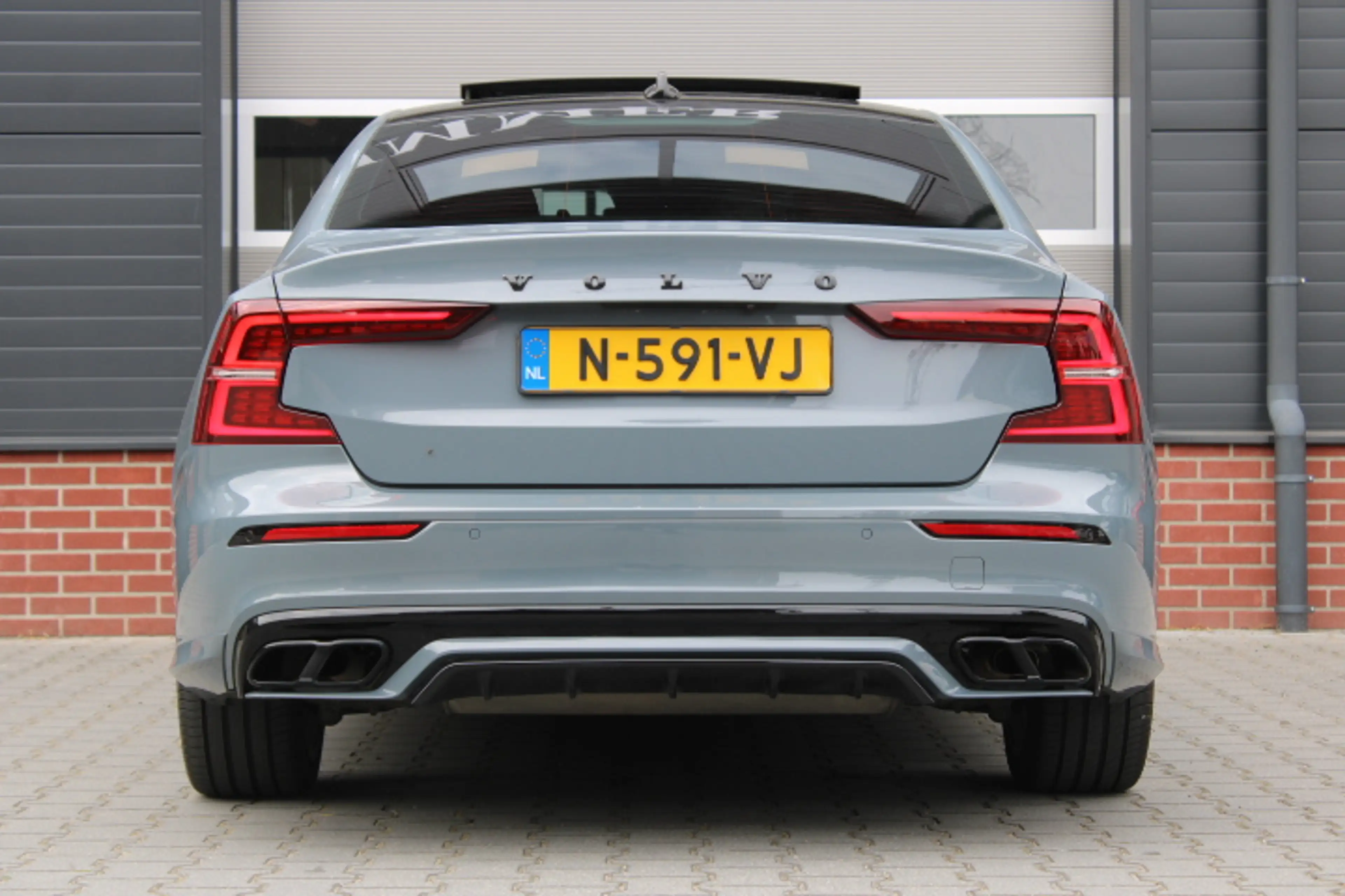 Volvo S60 2.0 B3 R-Design - Panoramadak - 19 Inch - Harman K — photo 18