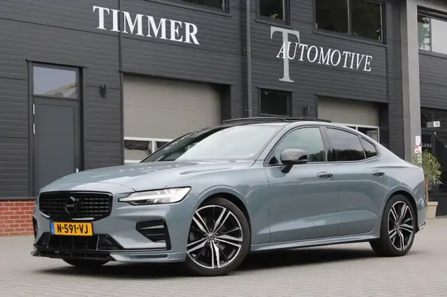 Volvo S60 2.0 B3 R-Design + Panoramadak + 19 Inch + Harman K