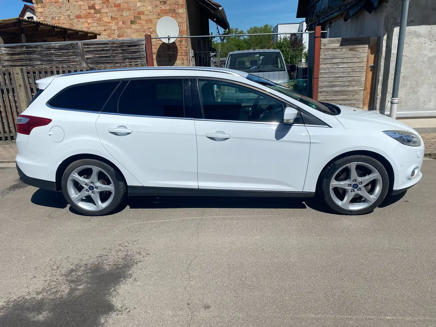 Ford Focus Focus Turnier Turnier 1.6 EcoBoost Start-Stopp-Sys Weiß - 1