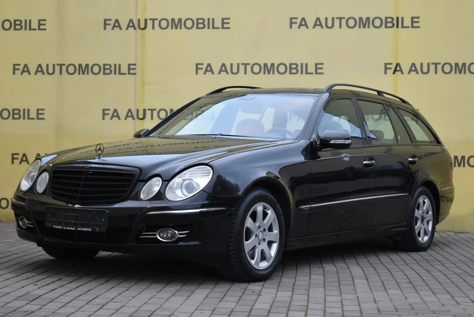 Mercedes-Benz E 320 T CDI/LEDER/COMAND/XENON/PDC/MEMORY/ALU/ Schwarz - 1