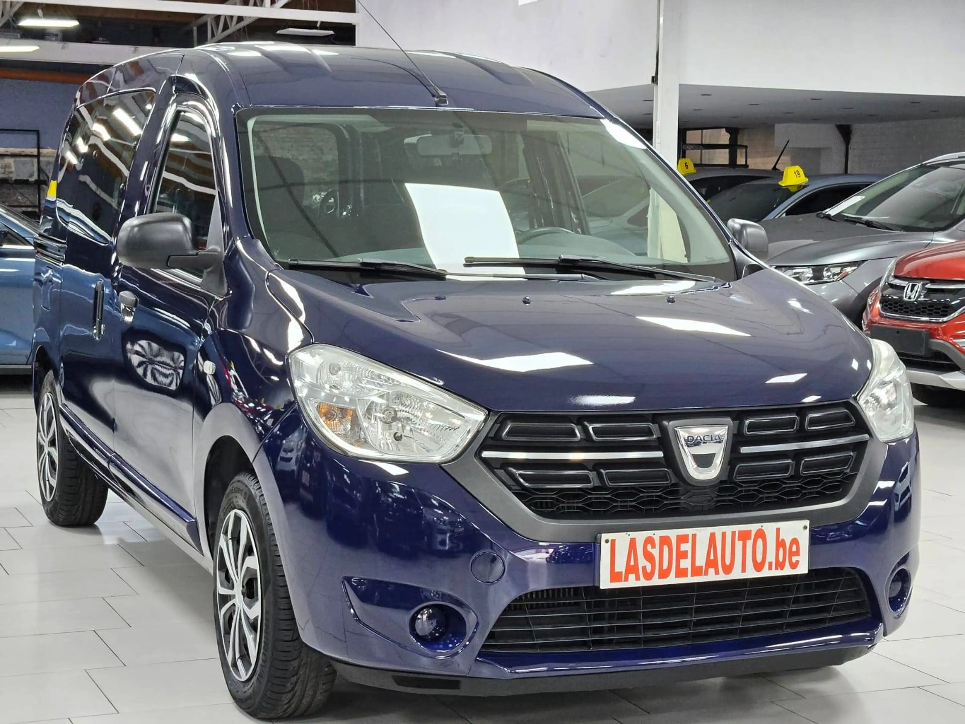 Dacia Dokker 1.5 dCi Attache Remorque 5 Places Radio Usb Aux 12 Mois De Garanti — photo 3