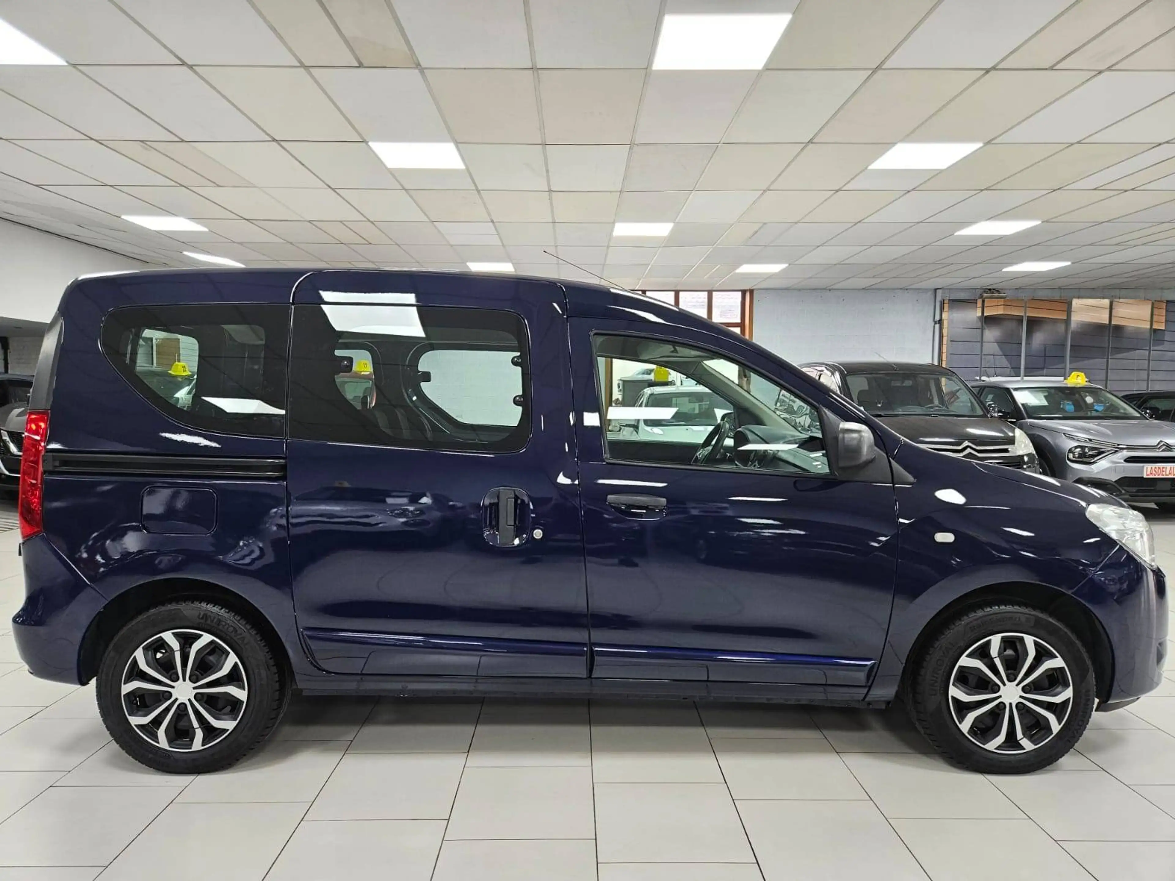 Dacia Dokker 1.5 dCi Attache Remorque 5 Places Radio Usb Aux 12 Mois De Garanti — photo 5