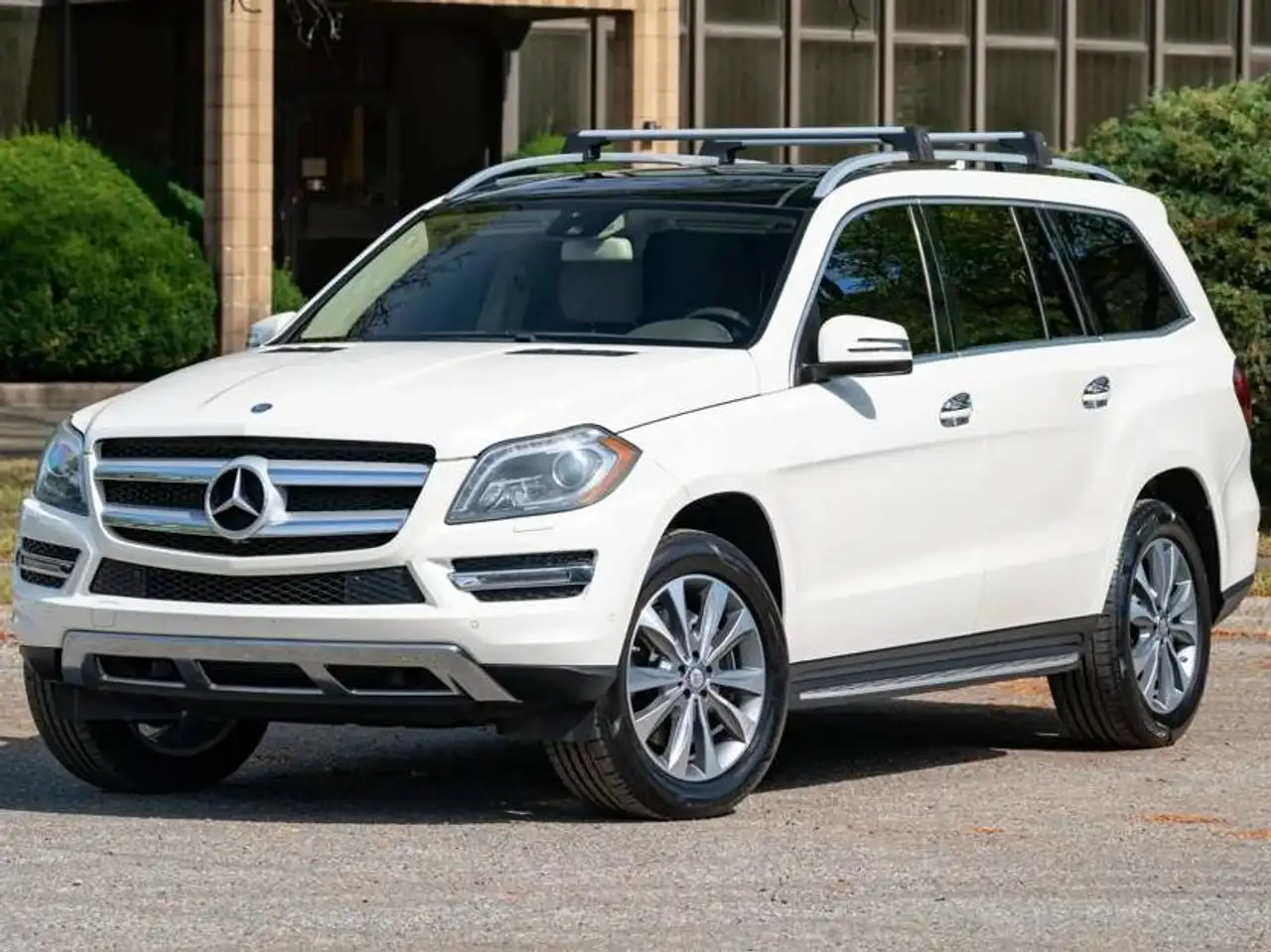 Mercedes-Benz GL-Class снимка Mercedes-Benz GL-Class