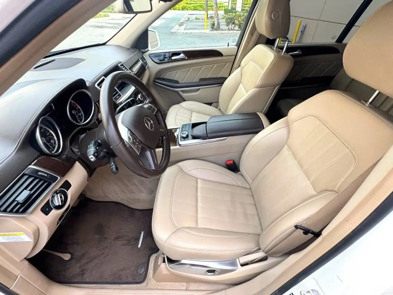 Mercedes-Benz GL-Class снимка Mercedes-Benz GL-Class