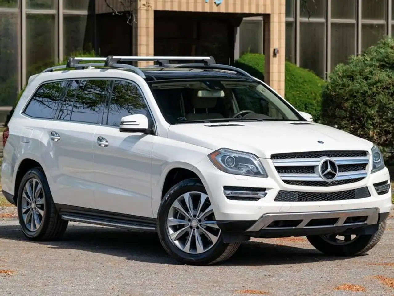Mercedes-Benz GL-Class снимка Mercedes-Benz GL-Class