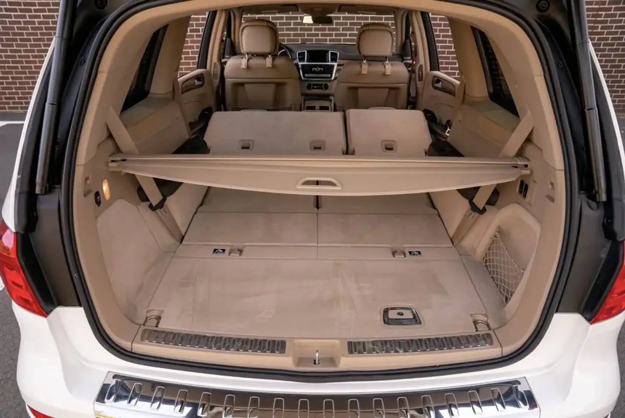 Mercedes-Benz GL-Class снимка Mercedes-Benz GL-Class