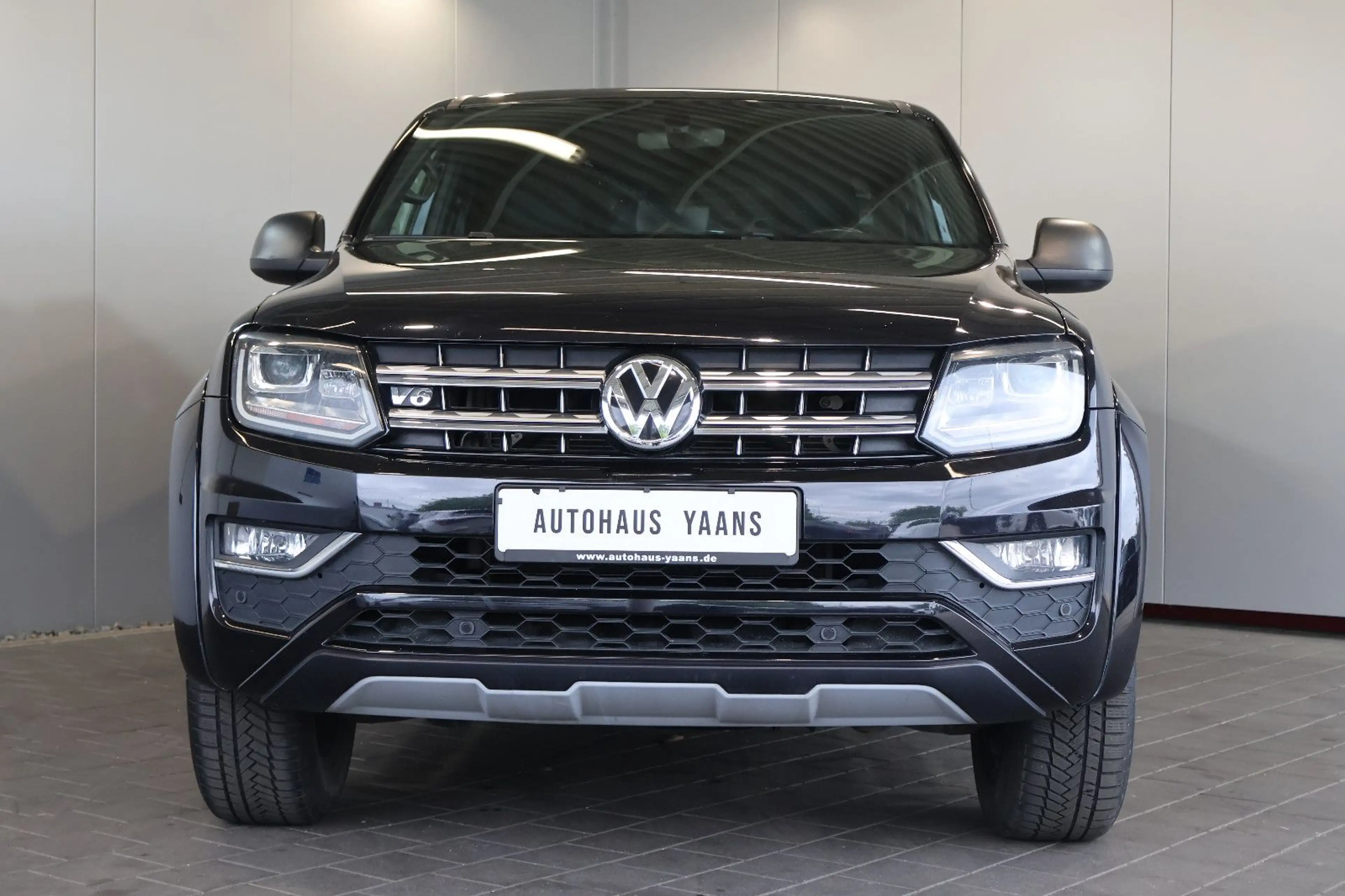 Volkswagen Amarok Dark Label DOKA 3.0 TDI 4M XEN+PDC+AHK — photo 2