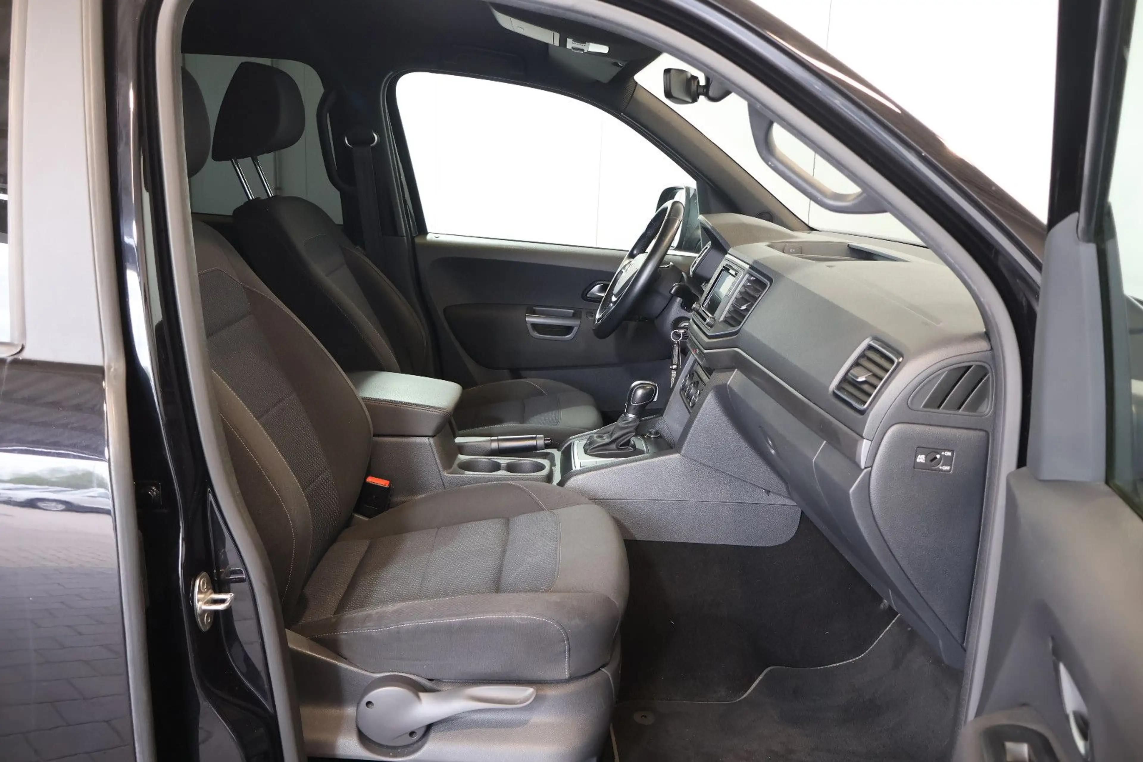Volkswagen Amarok Dark Label DOKA 3.0 TDI 4M XEN+PDC+AHK — photo 14