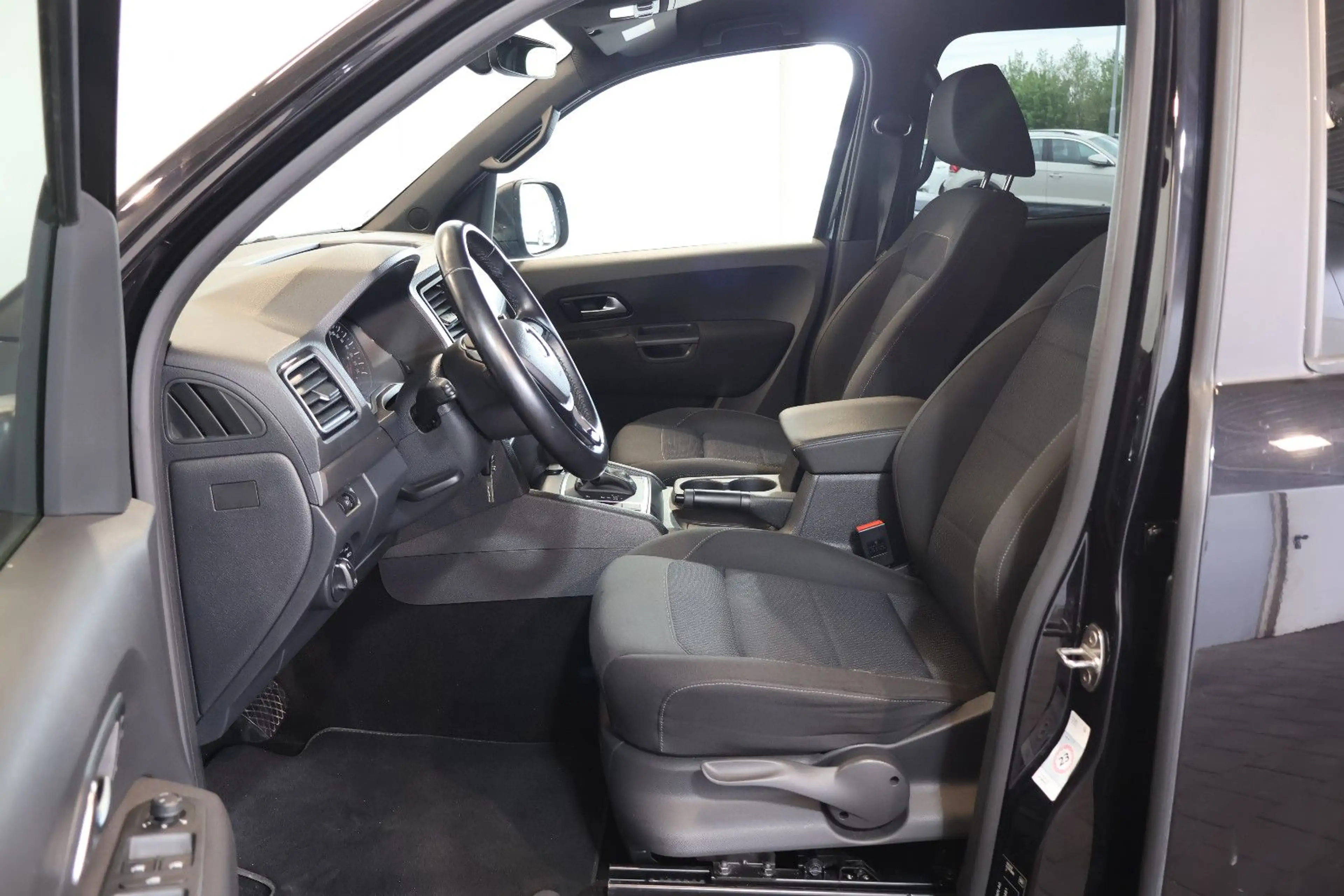 Volkswagen Amarok Dark Label DOKA 3.0 TDI 4M XEN+PDC+AHK — photo 11