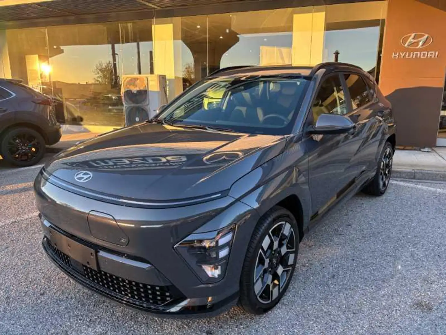 Hyundai KONA 64,8 kwh exclusive Weiß - 1