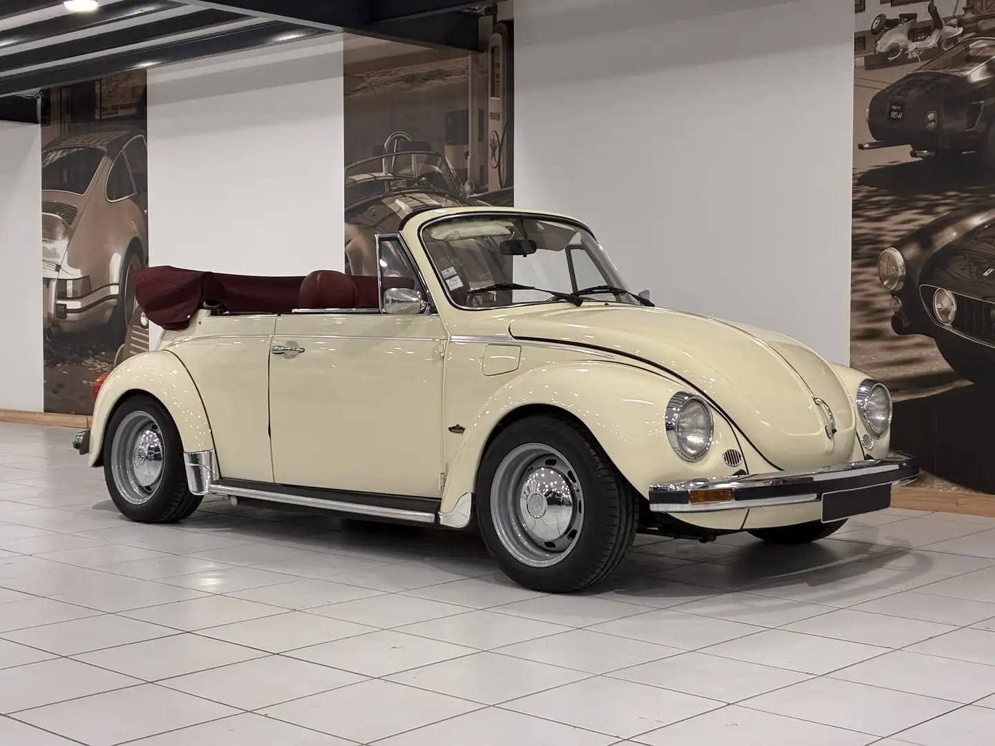 Volkswagen Coccinelle 1303 Karmann Cabriolet Beige - 1