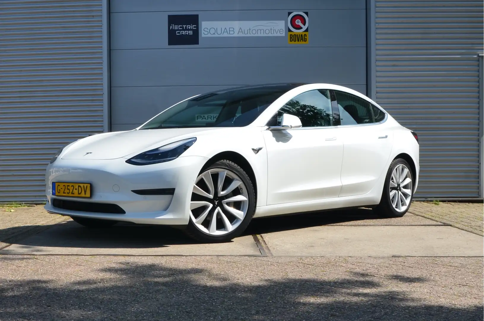 Tesla Model 3 Long Range AWD 75 kWh Trekhaak (1.000kg), AutoPilo Wit - 1
