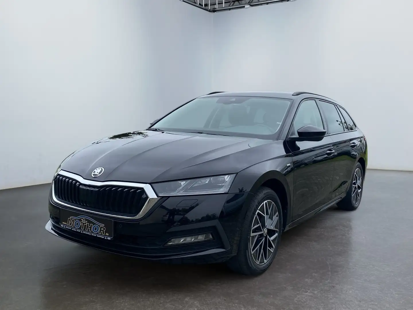 Skoda Octavia Combi Clever 2.0 TDI DSG ACC PDC KAM NAV Schwarz - 2