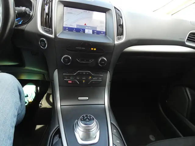 Ford S-Max view 13