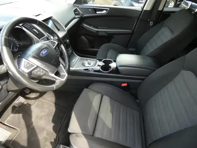 Ford S-Max view 12