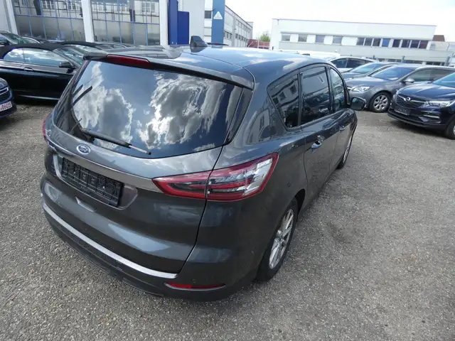 Ford S-Max view 5
