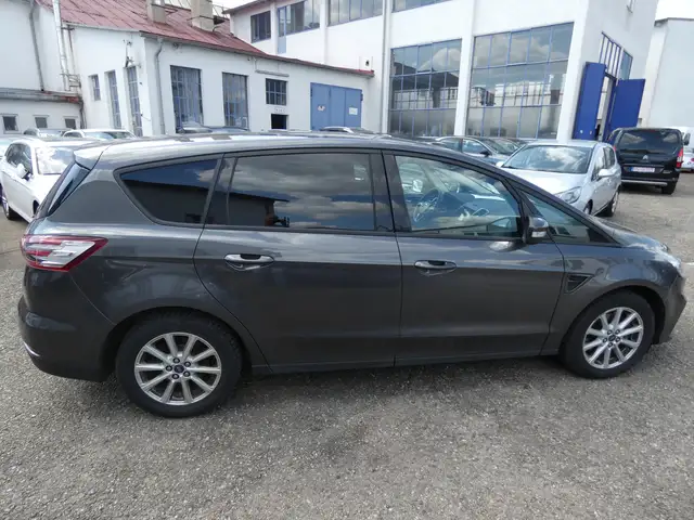 Ford S-Max view 6