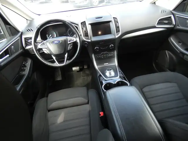 Ford S-Max view 11
