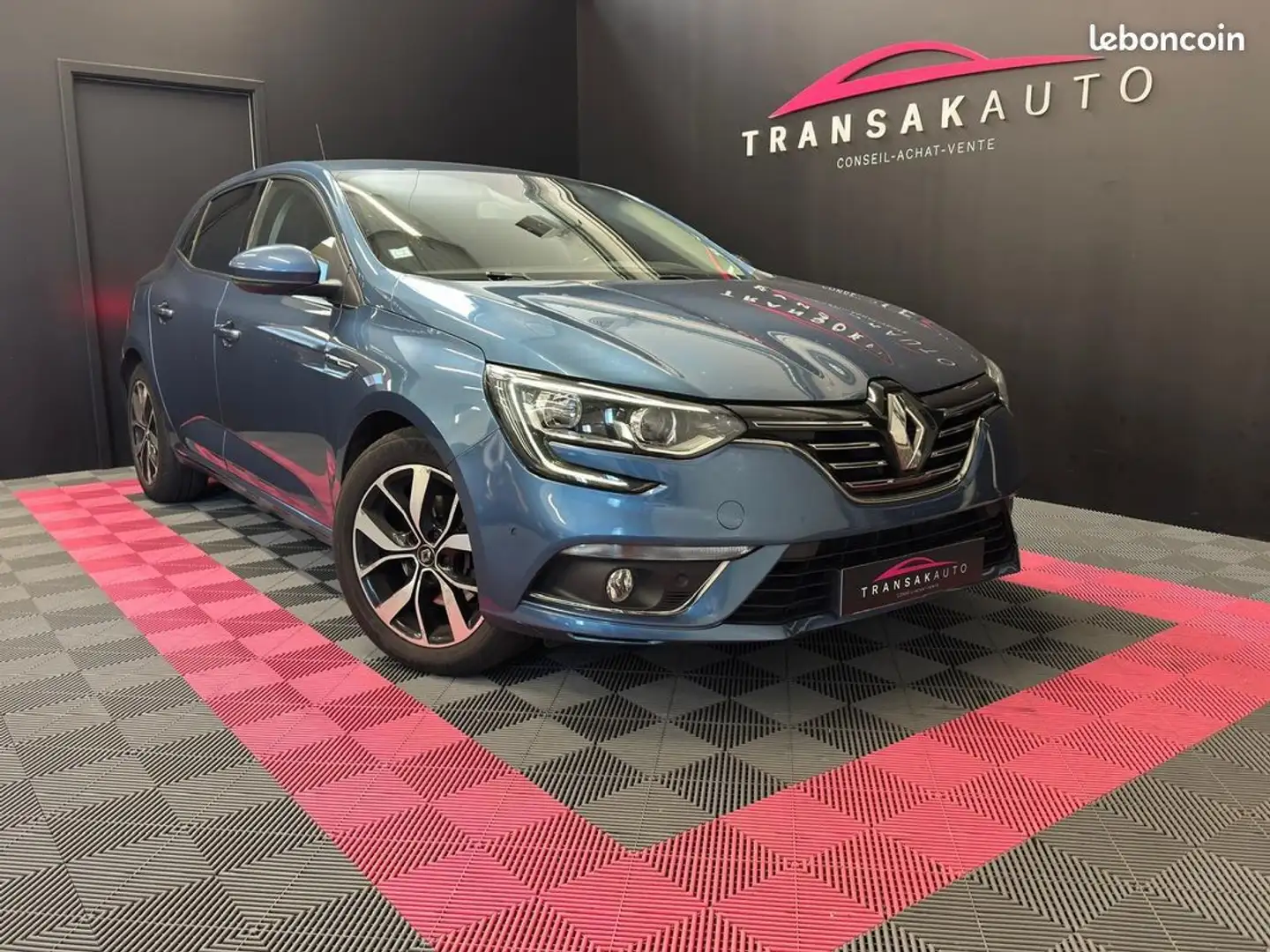 Renault Megane IV BERLINE 1.6 dCi 130ch Energy Intens BOSE RÉVISI Noir - 1