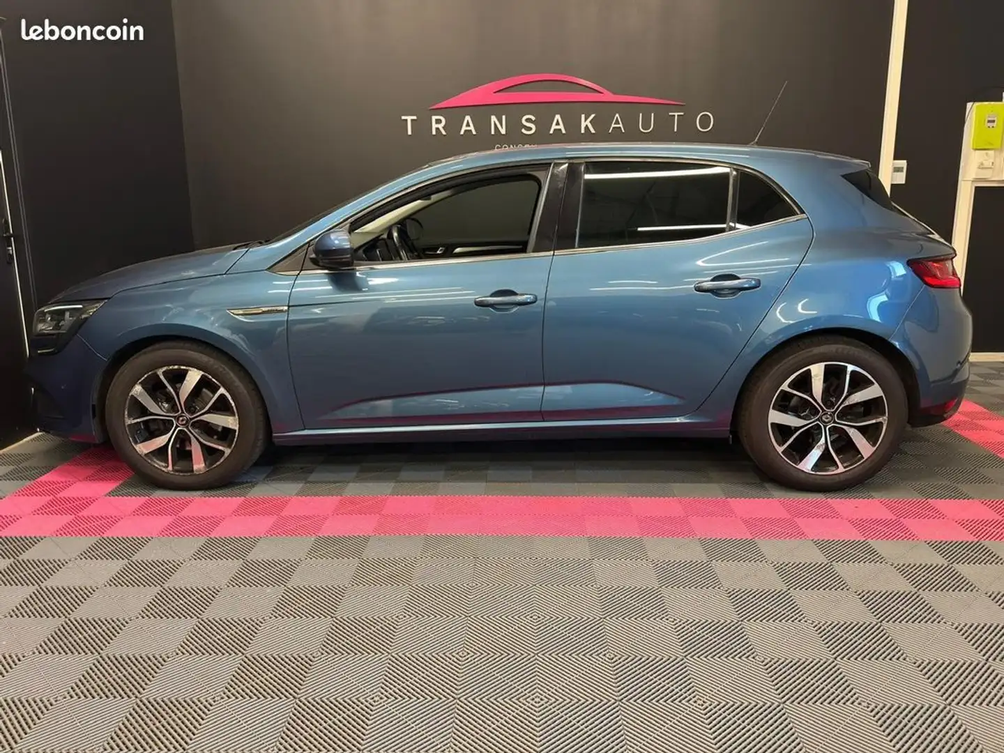 Renault Megane IV BERLINE 1.6 dCi 130ch Energy Intens BOSE RÉVISI Noir - 2