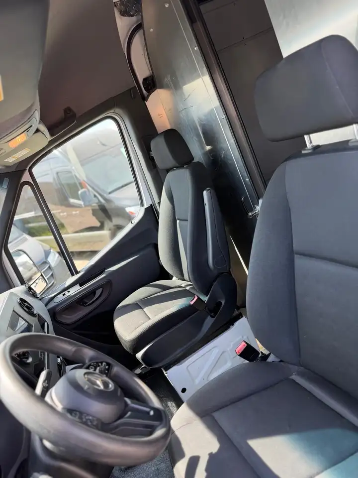 Mercedes-Benz Sprinter снимка Mercedes-Benz Sprinter