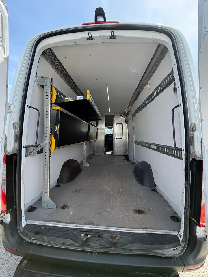 Mercedes-Benz Sprinter снимка Mercedes-Benz Sprinter