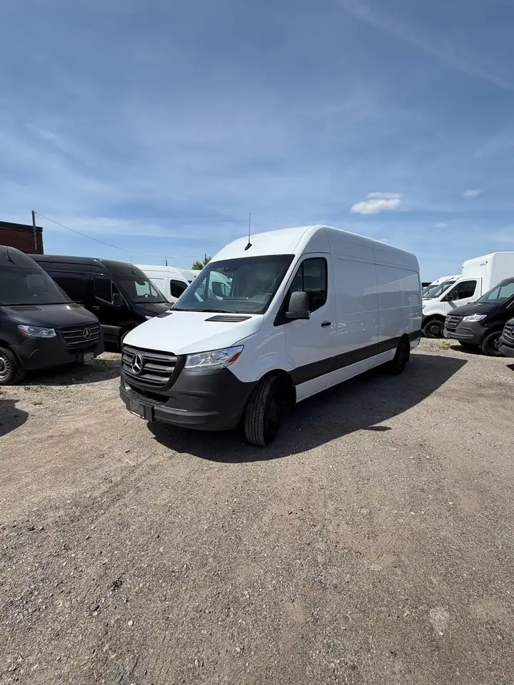 Mercedes-Benz Sprinter снимка Mercedes-Benz Sprinter