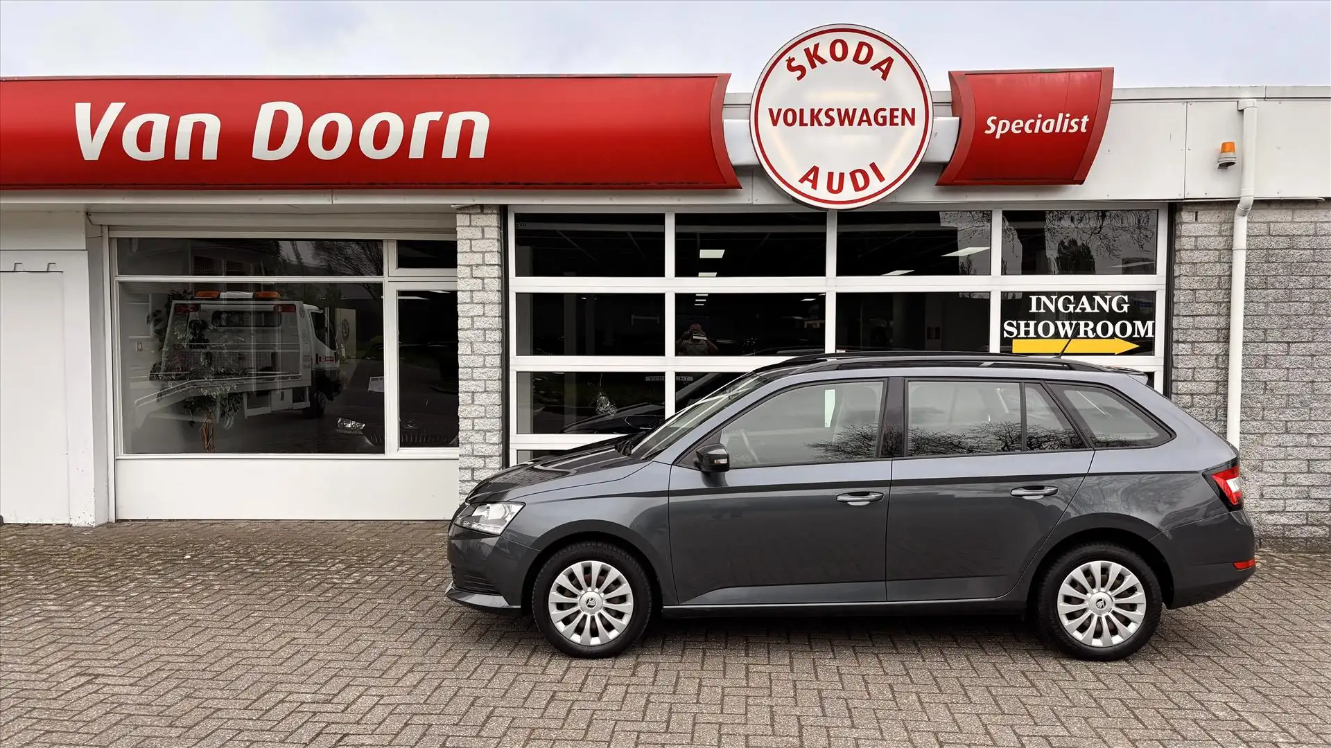 Skoda Fabia Combi 1.0 TSI Greentech 95pk Active Gris - 2
