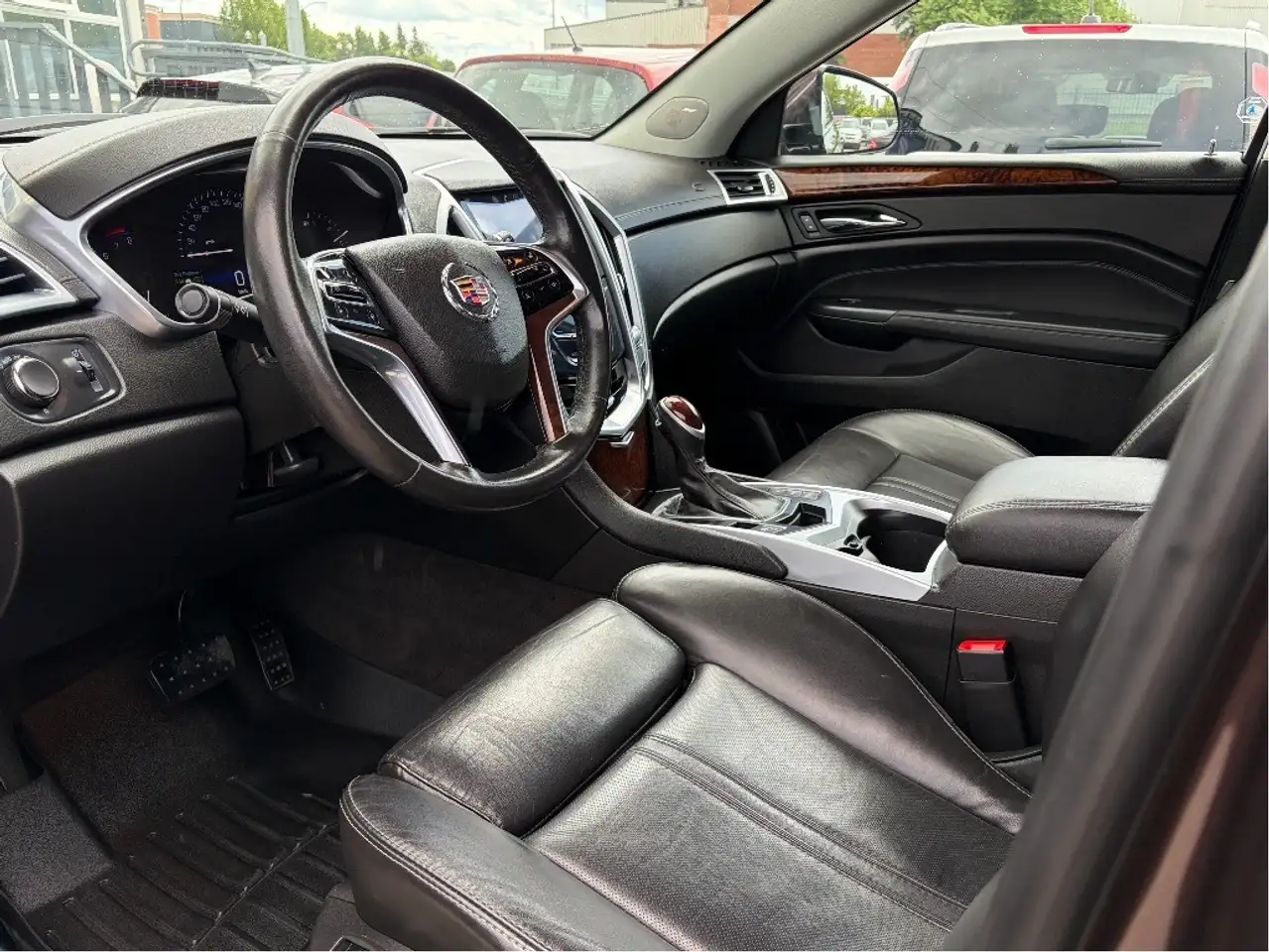 Cadillac SRX снимка Cadillac SRX