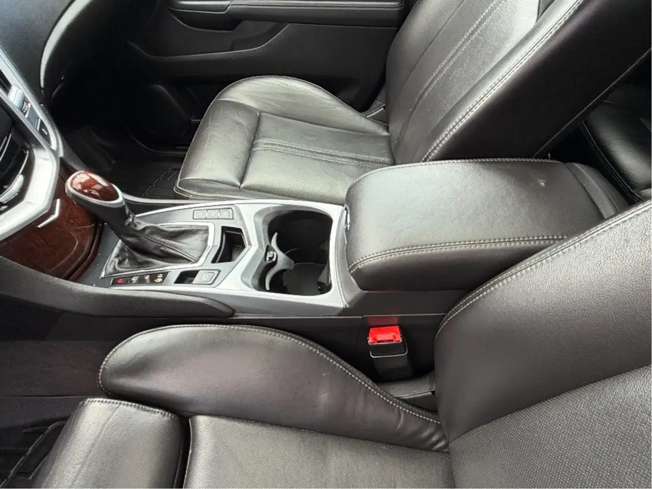 Cadillac SRX снимка Cadillac SRX