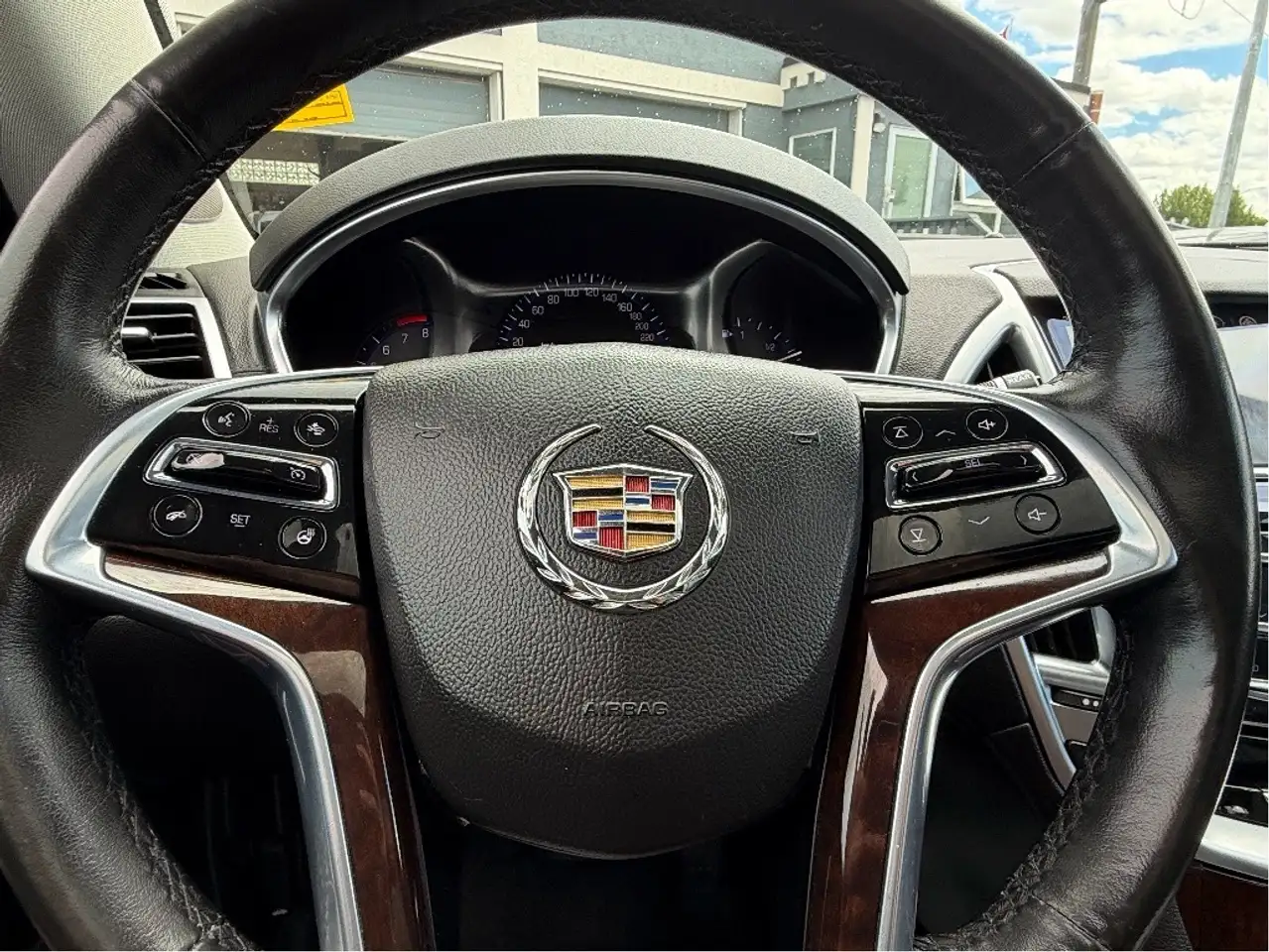 Cadillac SRX снимка Cadillac SRX