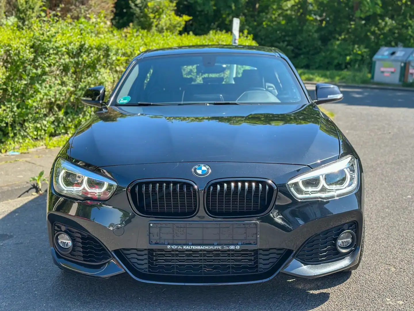 BMW 118 i Baureihe Lim. M Sport Schwarz - 2