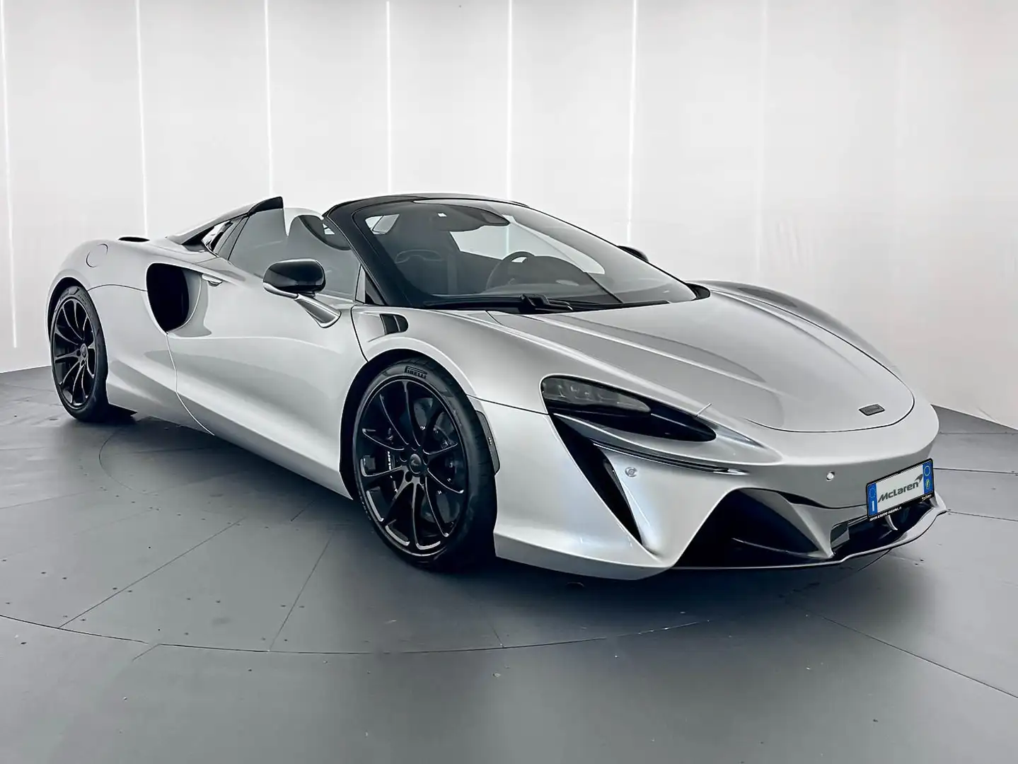McLaren Artura Artura Spider MY25 - McLaren Milano Argento - 1
