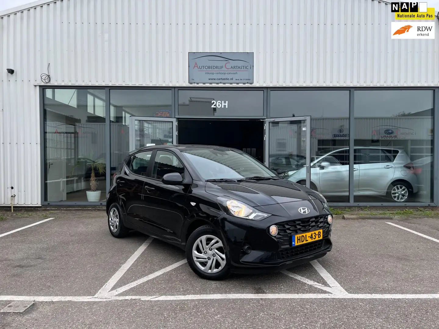 Hyundai i10 1.0 AUTOMAAT | CLIMA | CRUISE | CARPLAY | PDC | AP Noir - 1