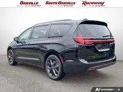 Chrysler Pacifica 2026