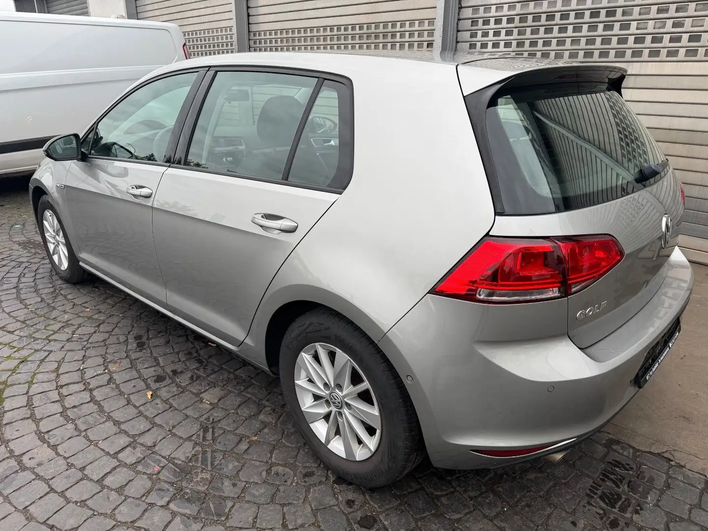 Volkswagen Golf VII Lim. Comfortline BlueMotion Argent - 2