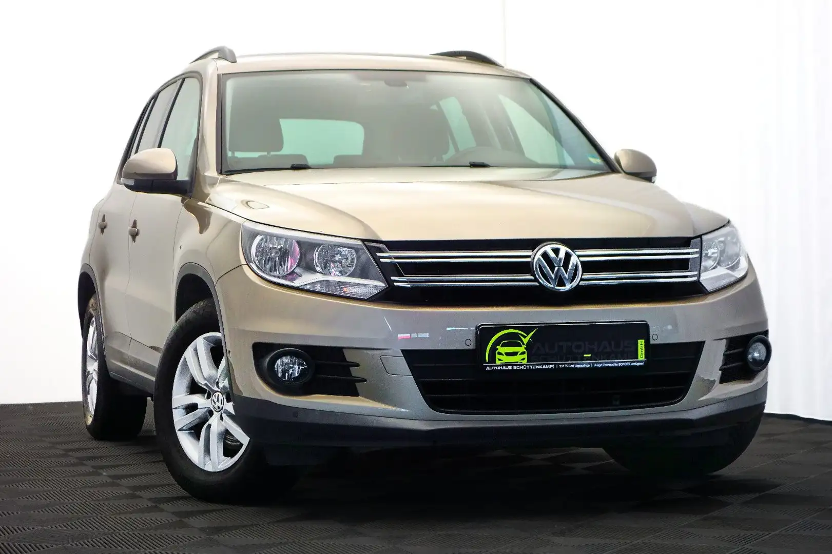 Volkswagen Tiguan 1.4 TSI Trend & Fun BMT RFKMRA+NAVI+BLUET Beige - 1