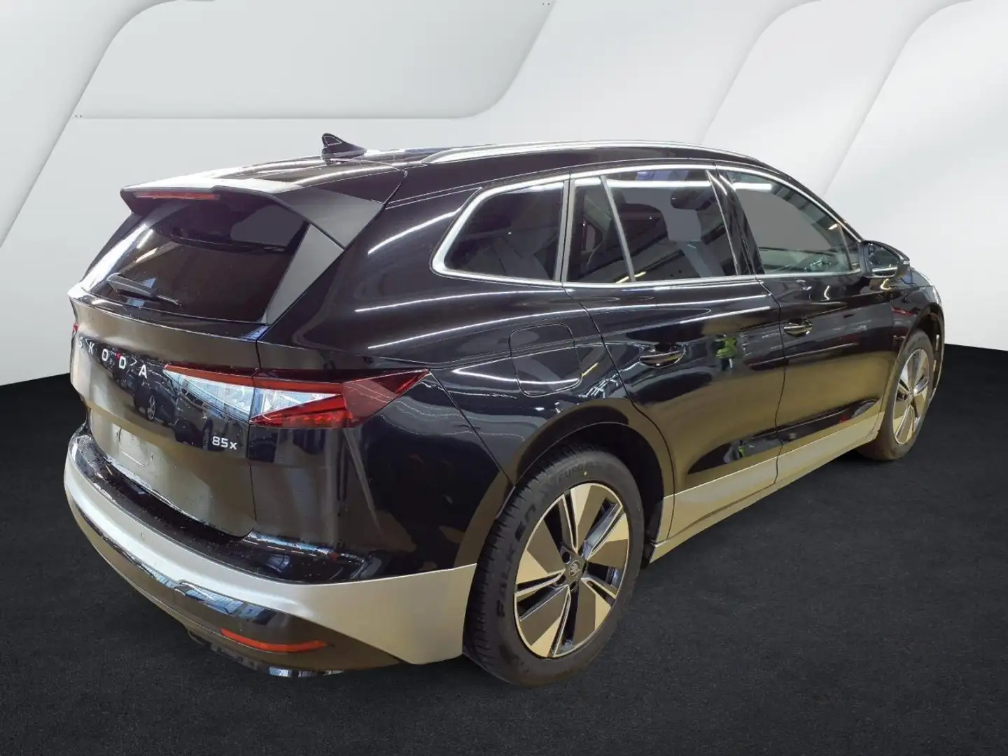 Skoda Enyaq 85x *AHK*WÄRME*ACC*NAVI*R-CAM*LED*SHZ*DAB* Schwarz - 2