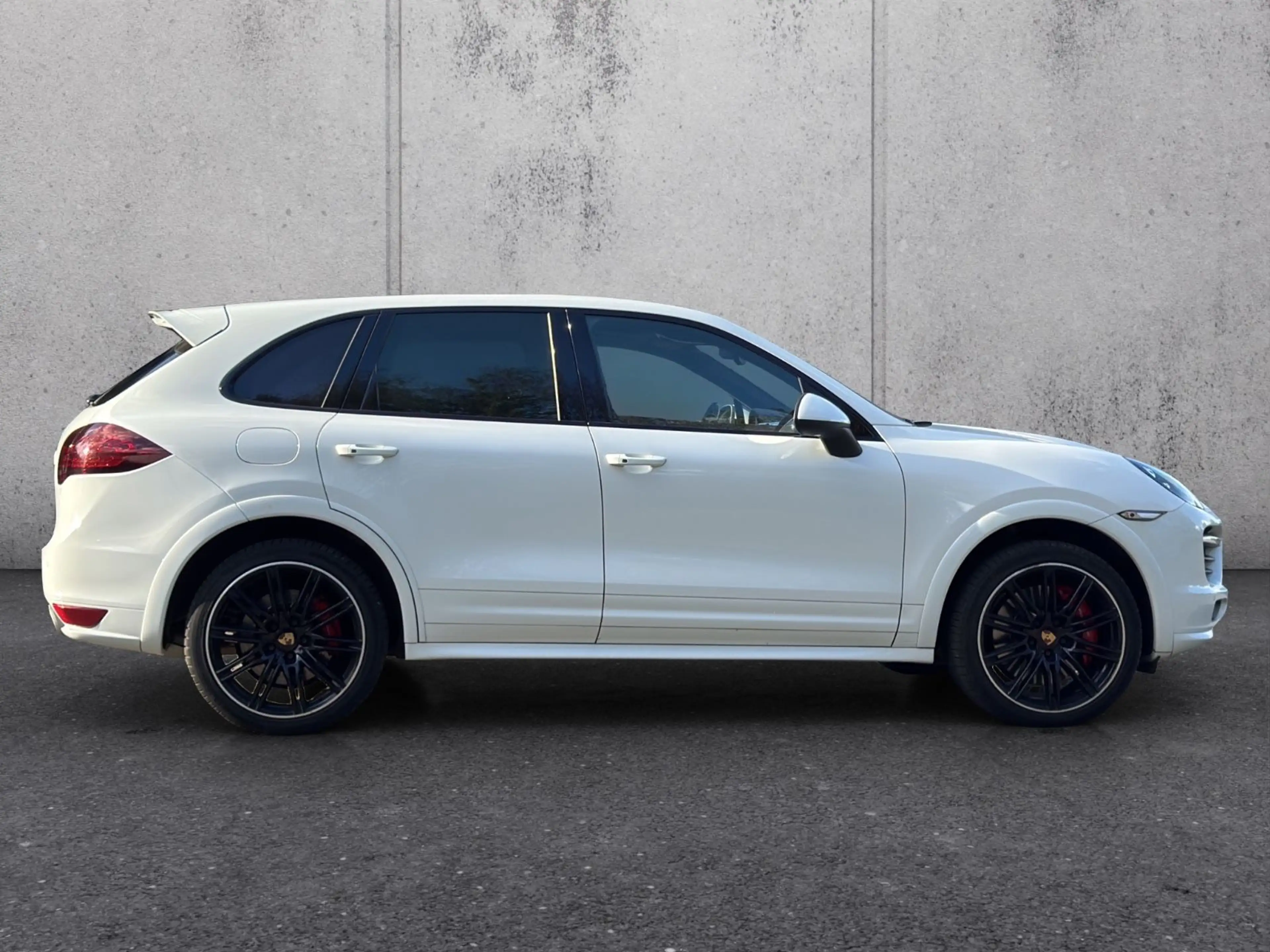 Porsche Cayenne Turbo ° Sport Design ° PDCC — photo 6
