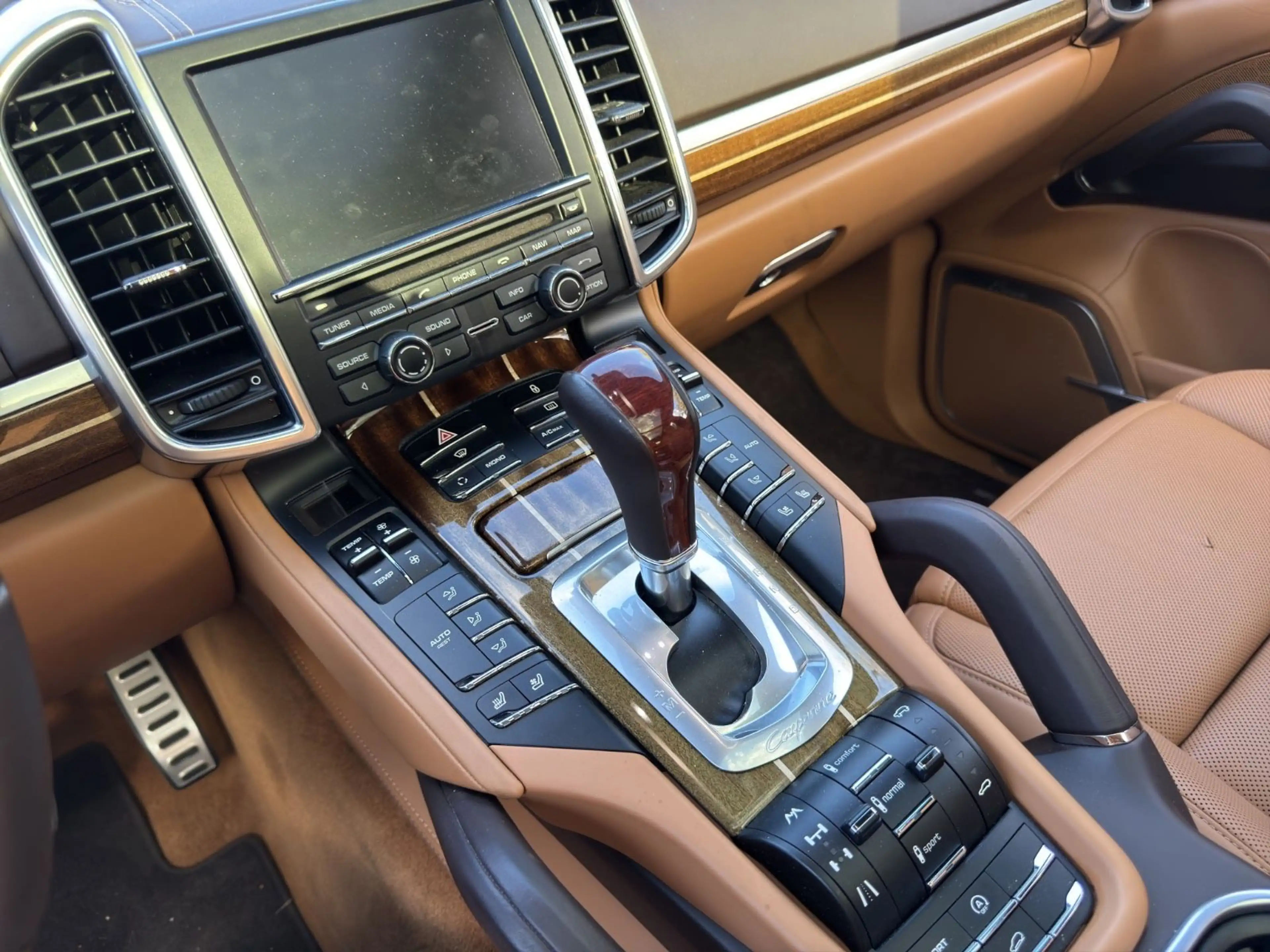 Porsche Cayenne Turbo ° Sport Design ° PDCC — photo 15