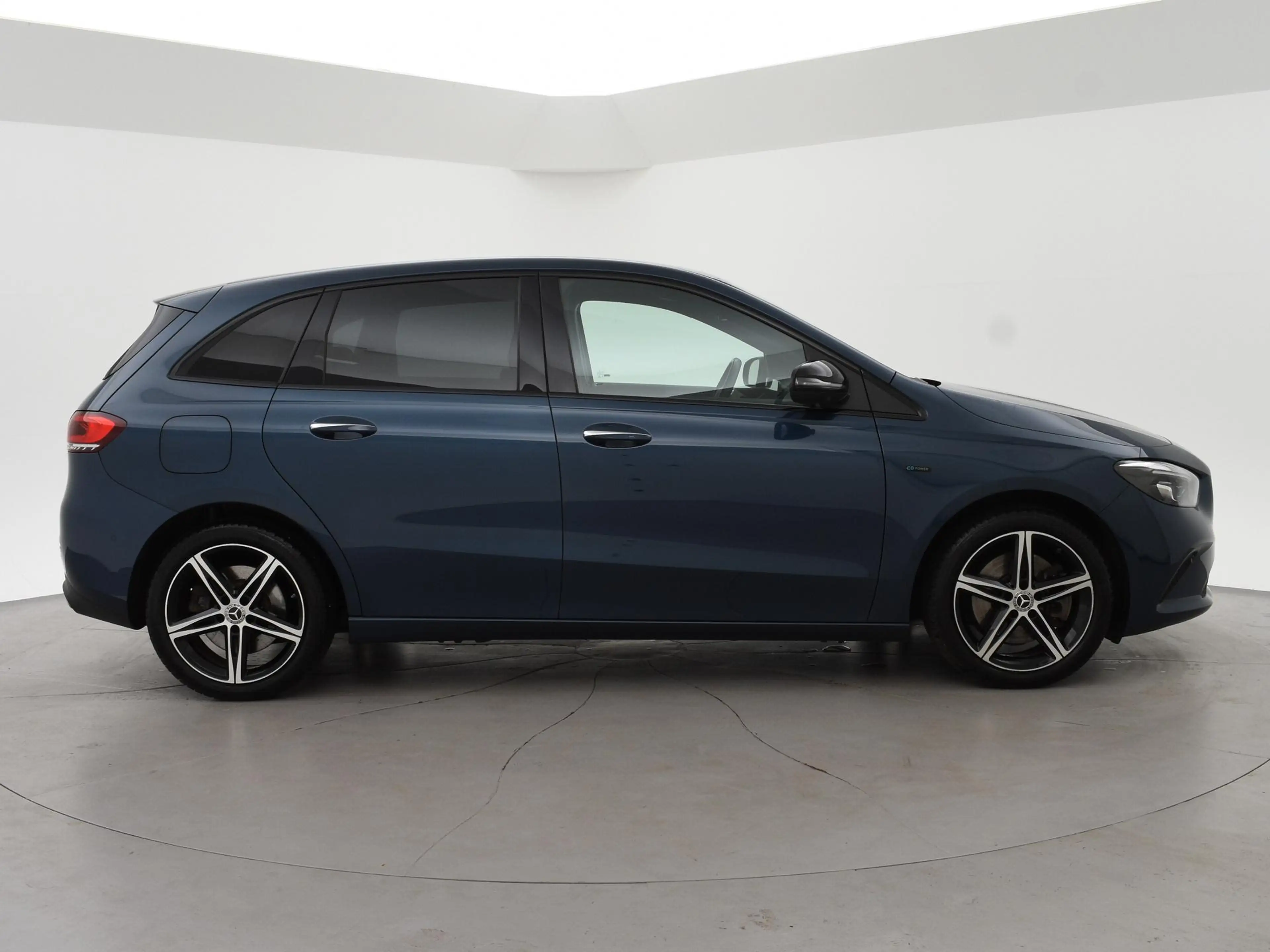 Mercedes-Benz B 250 250e PREMIUM + SFEERVERLICHTING | ADAPTIVE CRUISE — photo 33