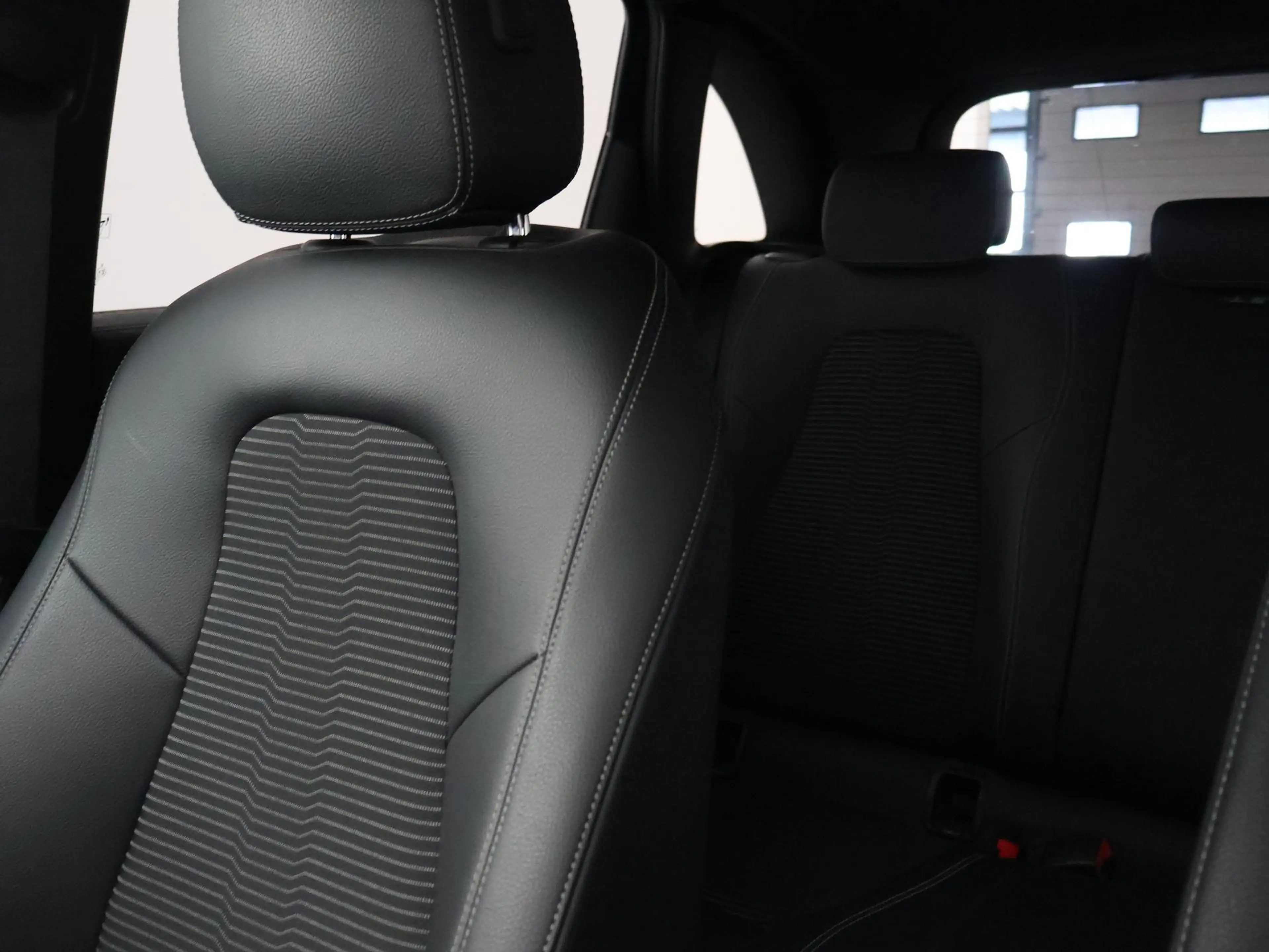 Mercedes-Benz B 250 250e PREMIUM + SFEERVERLICHTING | ADAPTIVE CRUISE — photo 48
