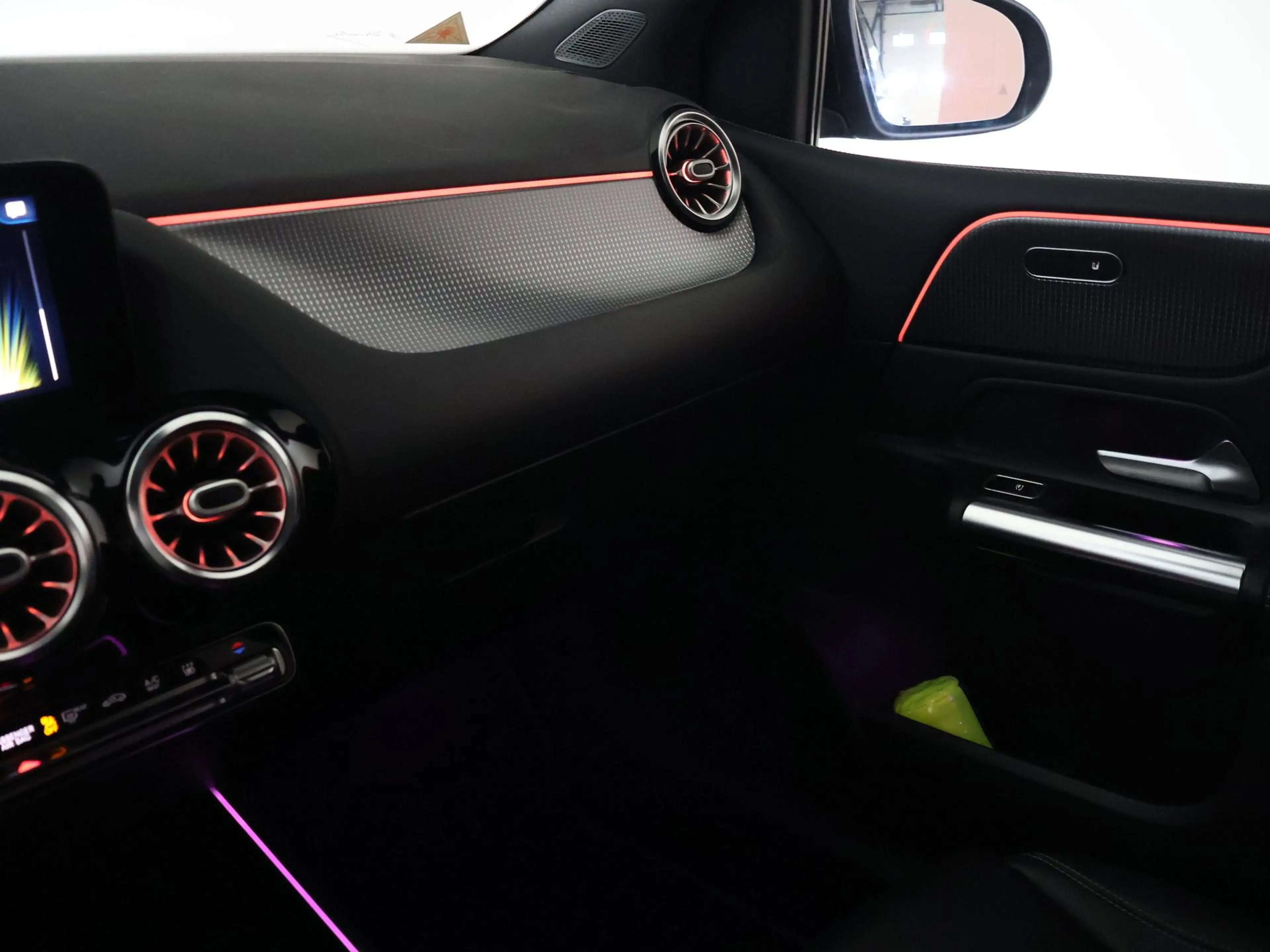 Mercedes-Benz B 250 250e PREMIUM + SFEERVERLICHTING | ADAPTIVE CRUISE — photo 30