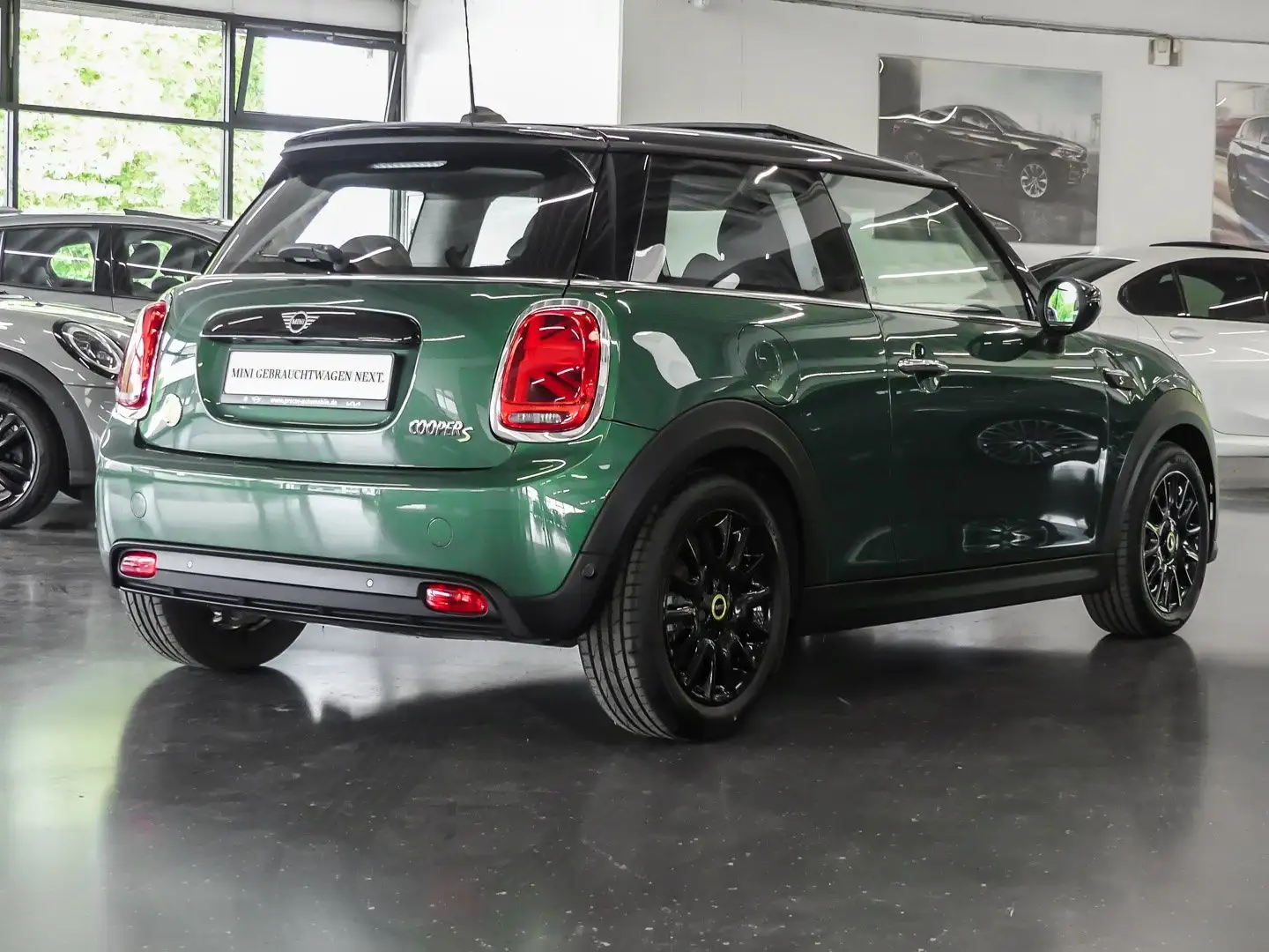 MINI Cooper SE Classic Trim Aut Nav LED Pano PDC 16" Verde - 2